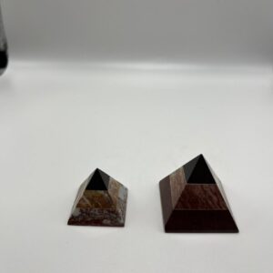 Piramide miniatura y pequeña